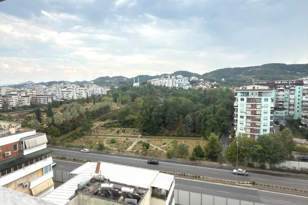 Shtepi me qera Apartament ne Tirane, 2+1, Mobilimi E mobiluar, Pagesa 65,000  Leke.
