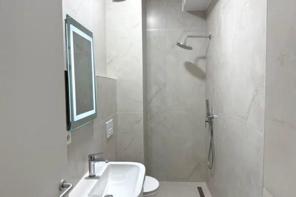 Shtepi me qera Apartament ne Tirane, 1+1, Mobilimi E mobiluar, Pagesa 42,000  Leke.