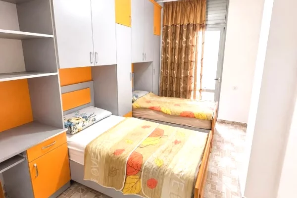 Shtepi me qera Apartament ne Tirane, 2+1, Mobilimi E mobiluar, Pagesa 48,000  Leke.