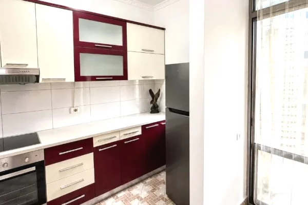 Shtepi me qera Apartament ne Tirane, 2+1, Mobilimi E mobiluar, Pagesa 48,000  Leke.