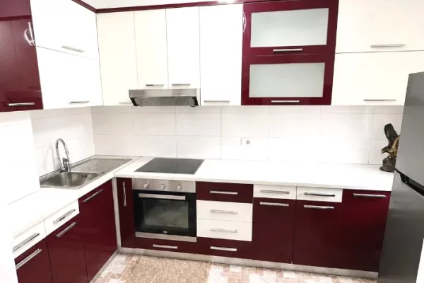 Shtepi me qera Apartament ne Tirane, 2+1, Mobilimi E mobiluar, Pagesa 48,000  Leke.
