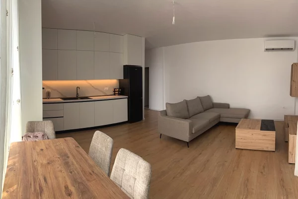 Shtepi me qera Apartament ne Tirane, 2+1, Mobilimi E mobiluar, Pagesa 700  Euro.