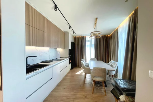 Shtepi me qera Apartament ne Tirane, 2+1, Mobilimi E mobiluar, Pagesa 2,500  Euro.
