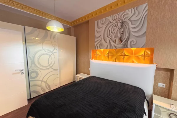 Shtepi me qera Apartament ne Tirane, 2+1, Mobilimi E mobiluar, Pagesa 70,000  Leke.