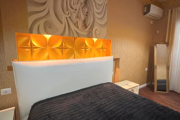 Shtepi me qera Apartament ne Tirane, 2+1, Mobilimi E mobiluar, Pagesa 70,000  Leke.