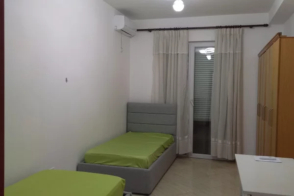 Shtepi me qera Apartament ne Tirane, 2+1, Mobilimi E mobiluar, Pagesa 56,000  Leke.
