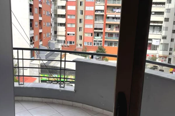 Shtepi me qera Apartament ne Tirane, 1+1, Mobilimi E mobiluar, Pagesa 50,000  Leke.