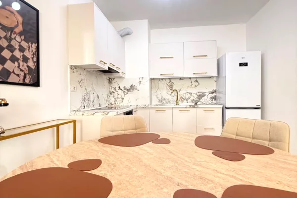 Shtepi me qera Apartament ne Tirane, 2+1, Mobilimi E mobiluar, Pagesa 72,000  Leke.