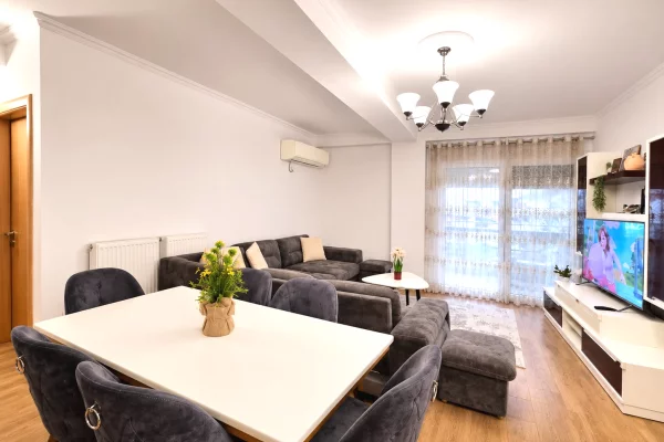 Shtepi me qera Apartament ne Tirane, 2+1, Mobilimi E mobiluar, Pagesa 700  Euro.