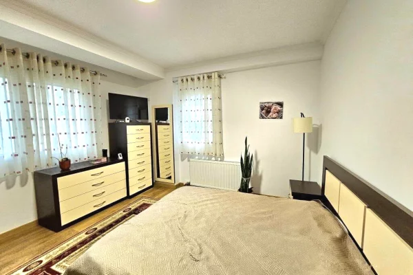 Shtepi me qera Apartament ne Tirane, 2+1, Mobilimi E mobiluar, Pagesa 700  Euro.