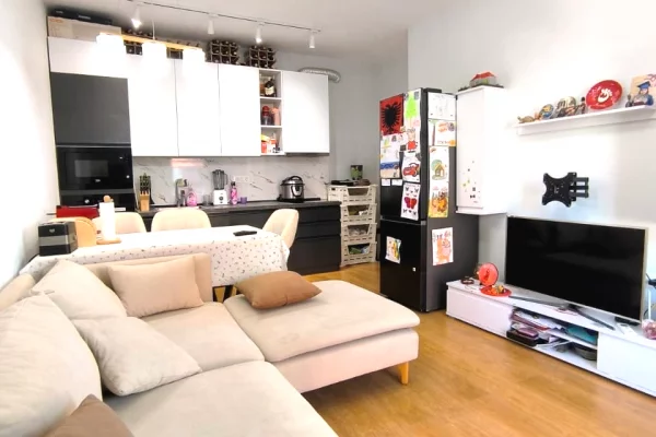 Shtepi me qera Apartament ne Tirane, 2+1, Mobilimi E mobiluar, Pagesa 70,000  Leke.