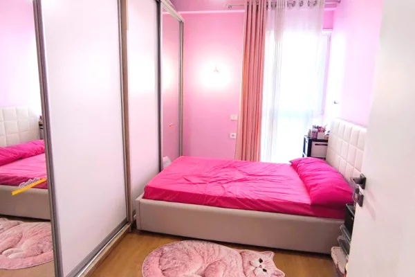 Shtepi me qera Apartament ne Tirane, 2+1, Mobilimi E mobiluar, Pagesa 70,000  Leke.