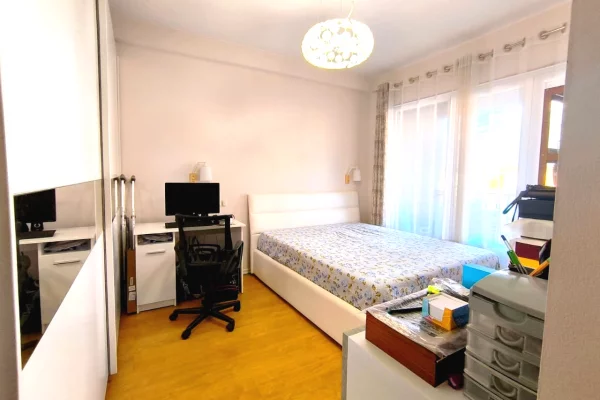 Shtepi me qera Apartament ne Tirane, 2+1, Mobilimi E mobiluar, Pagesa 70,000  Leke.