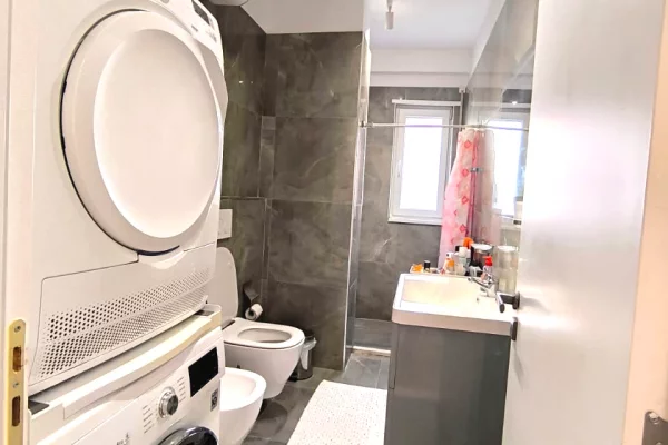 Shtepi me qera Apartament ne Tirane, 2+1, Mobilimi E mobiluar, Pagesa 70,000  Leke.