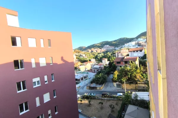 Shtepi me qera Apartament ne Tirane, 2+1, Mobilimi E mobiluar, Pagesa 70,000  Leke.