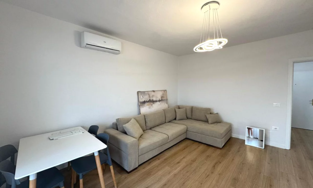 Shtepi me qera Apartament ne Tirane, 1+1, Mobilimi E mobiluar, Pagesa 60,000  Leke.