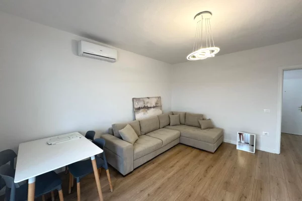 Apartament 1+1 me qira tek Rruga e Dibres