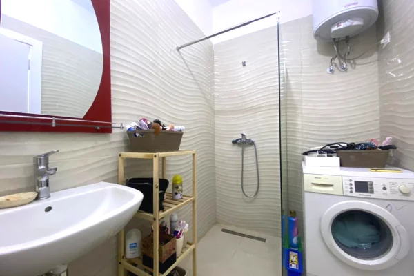 Shtepi me qera Apartament ne Tirane, 1+1, Mobilimi E mobiluar, Pagesa 60,000  Leke.