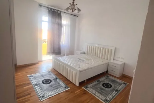 Shtepi me qera Apartament ne Tirane, 2+1, Mobilimi E mobiluar, Pagesa 60,000  Leke.