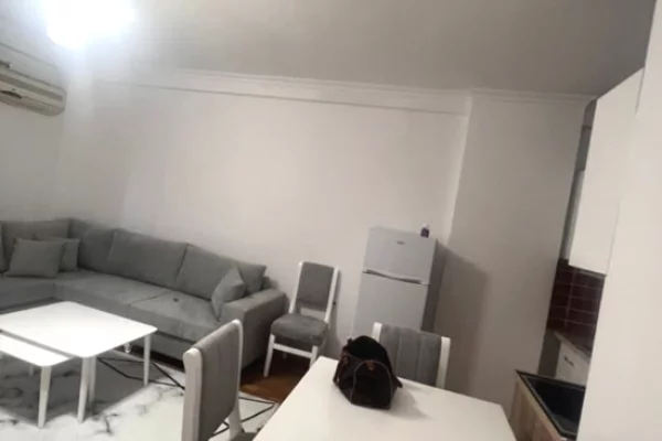 Shtepi me qera Apartament ne Tirane, 2+1, Mobilimi E mobiluar, Pagesa 60,000  Leke.