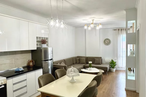 Shtepi me qera Apartament ne Tirane, 2+1, Mobilimi E mobiluar, Pagesa 750  Euro.