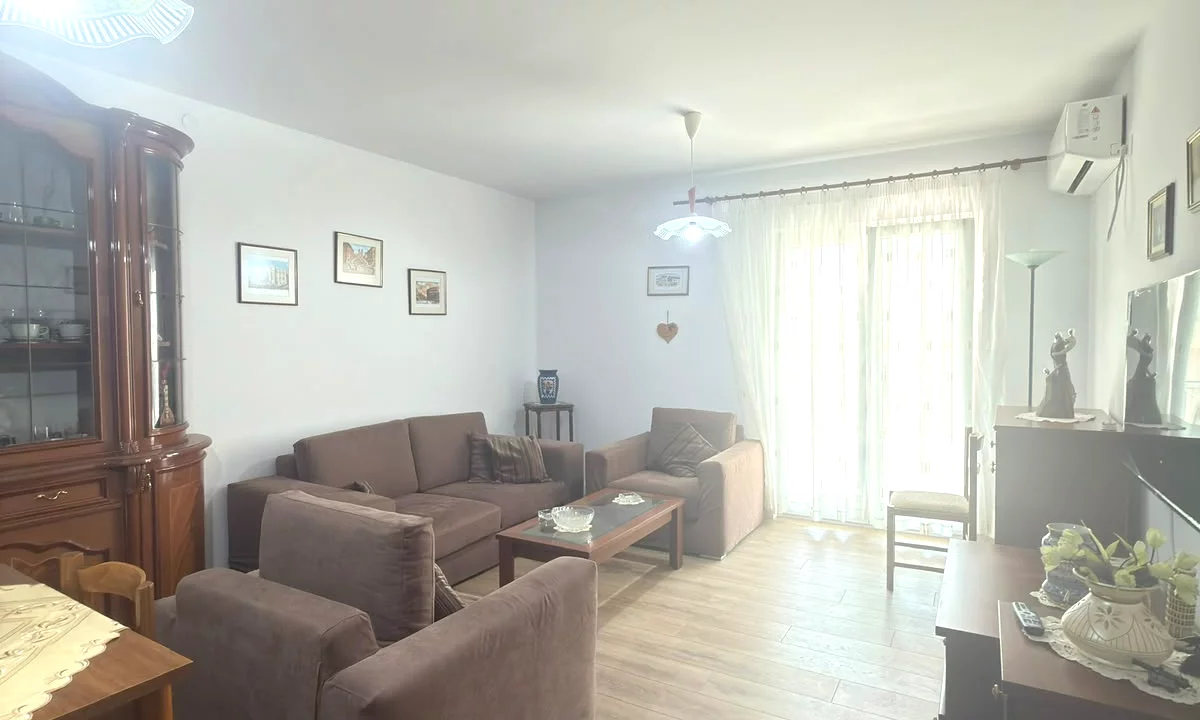 House for Rent Apartment in Tirana, 2+1, Furniture Furnished, Payment 90,000  Leke.