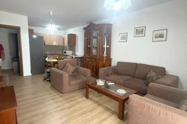 House for Rent Apartment in Tirana, 2+1, Furniture Furnished, Payment 90,000  Leke.