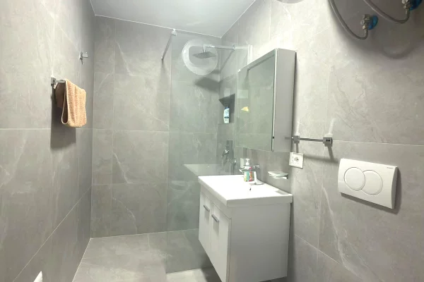 House for Rent Apartment in Tirana, 2+1, Furniture Furnished, Payment 90,000  Leke.