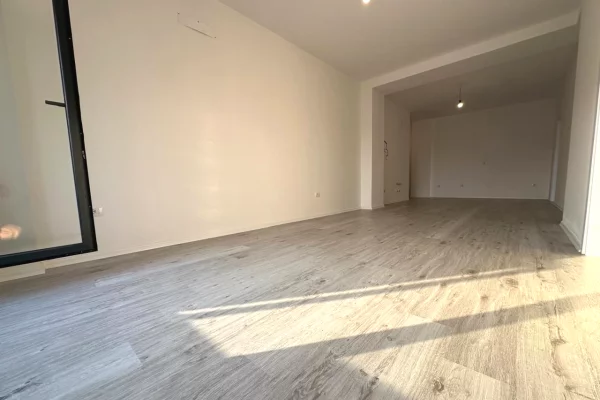 Zyre me qera tek Rruga e Barrikadave