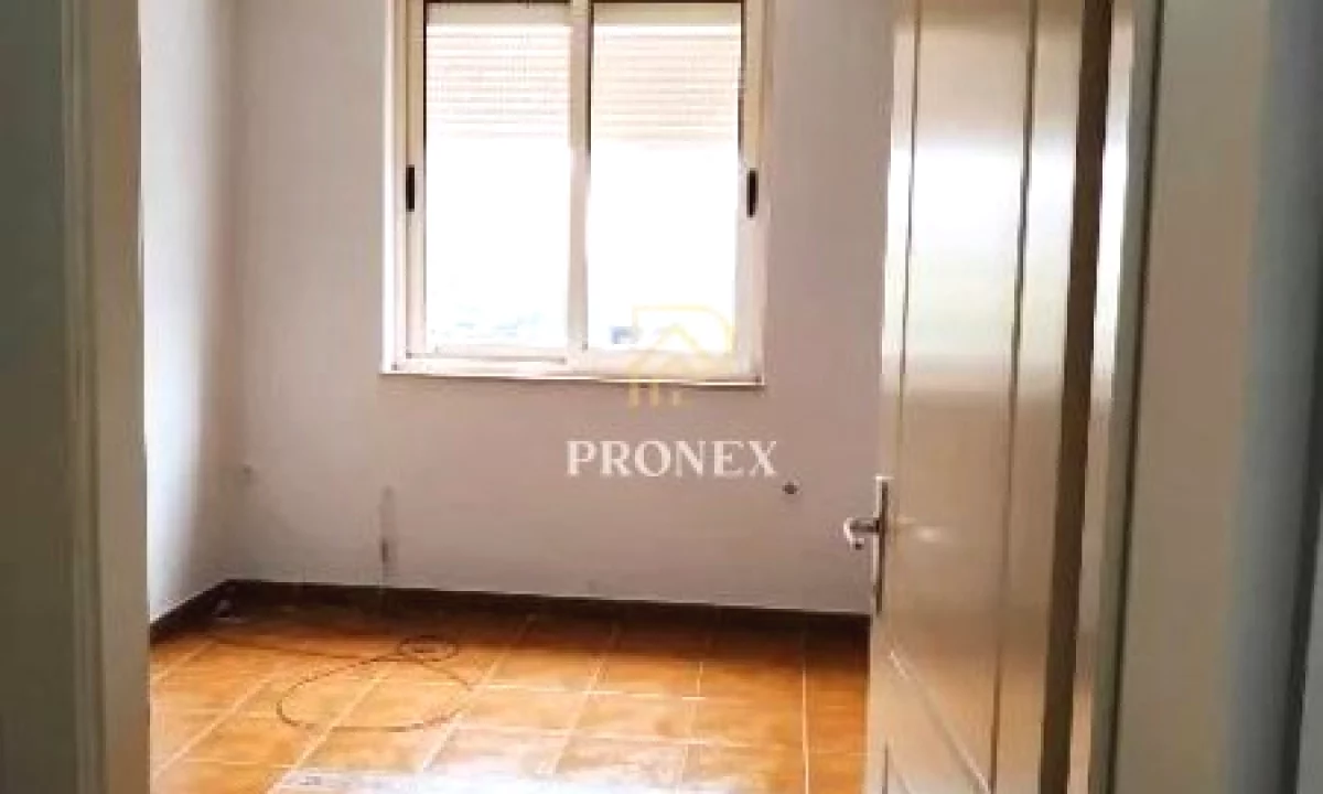 Shtepi me qera Apartament ne Tirane, 1+1, Mobilimi Bosh, pa mobiluar, Pagesa 50,000  Leke.