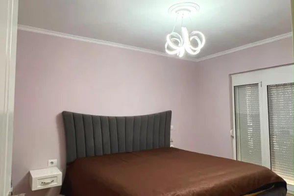 Shtepi me qera Apartament ne Tirane, 2+1, Mobilimi E mobiluar, Pagesa 80,000  Leke.