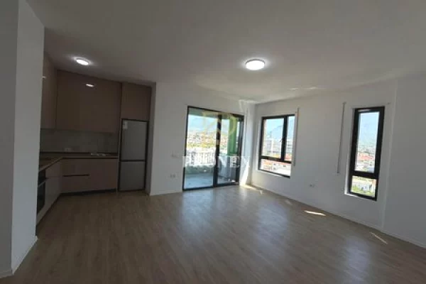 House for Rent Apartment in Tirana, 3+1, Furniture Emty, Payment 60,000  Leke.