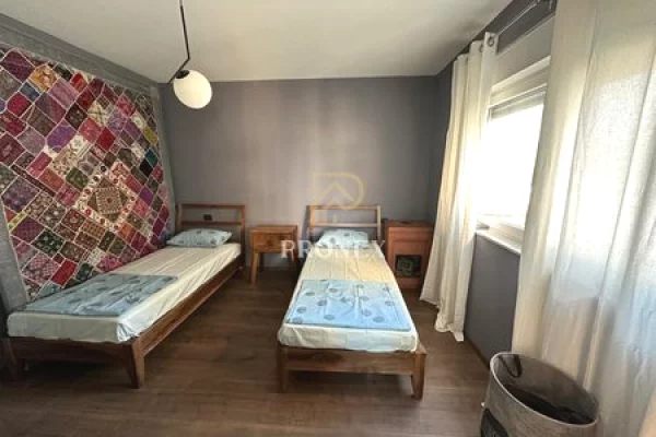 Shtepi me qera Apartament ne Tirane, 2+1, Mobilimi E mobiluar, Pagesa 130,000  Leke.