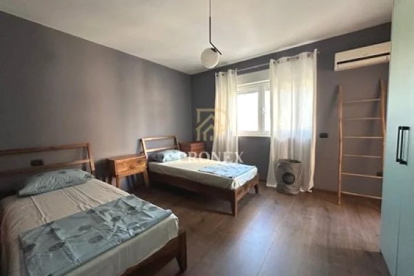 Shtepi me qera Apartament ne Tirane, 2+1, Mobilimi E mobiluar, Pagesa 130,000  Leke.