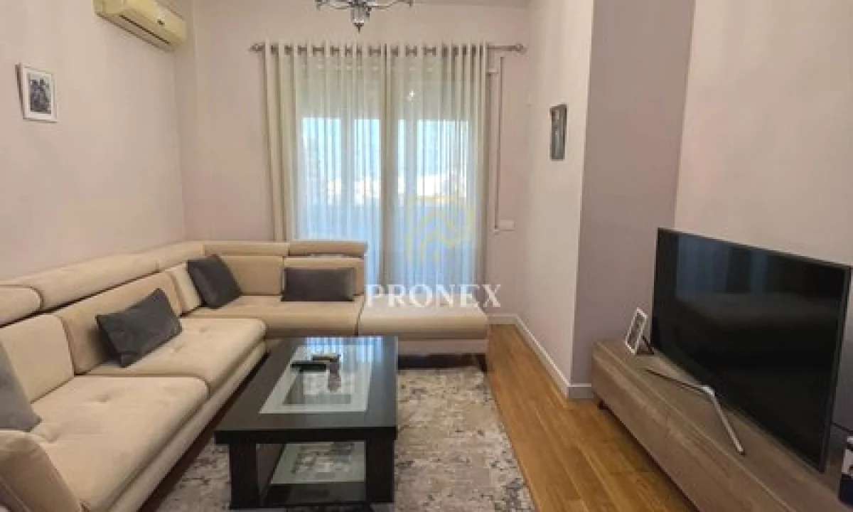 Shtepi ne shitje Apartament ne Tirane, 2+1, Mobilimi E mobiluar, Pagesa 210,000  Euro.