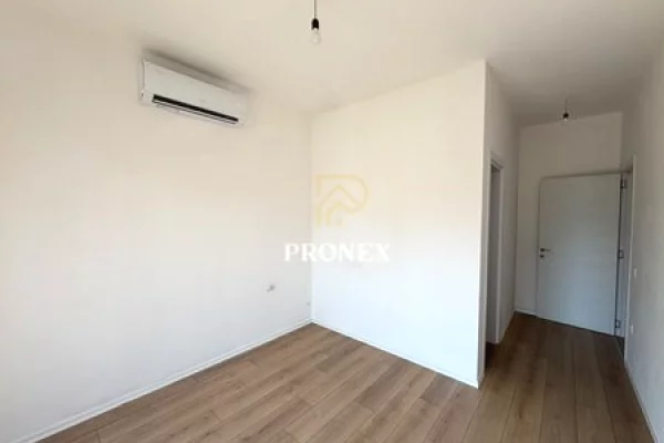 Ambient biznesi me qera 3+1 ne Tirane - 120,000 Leke