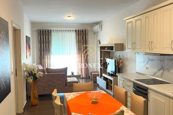 Shtepi me qera Apartament ne Tirane, 2+1, Mobilimi E mobiluar, Pagesa 65,000  Leke.