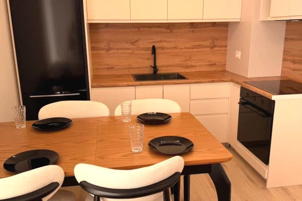 Shtepi me qera Apartament ne Tirane, 1+1, Mobilimi E mobiluar, Pagesa 70,000  Leke.