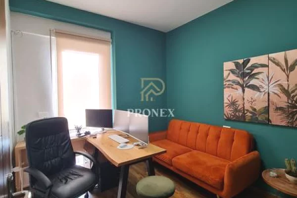 Zyre me qera tek 21 Dhjetori