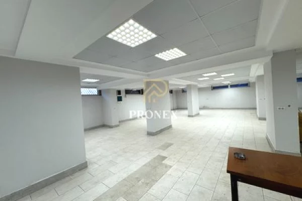 Ambient Komercial me qira ne Durres