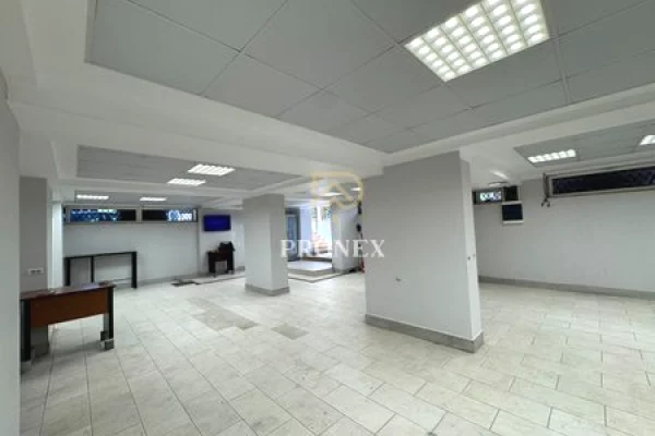 Ambient Komercial me qira ne Durres