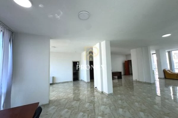 Ambjent Komercial me qira ne Durres