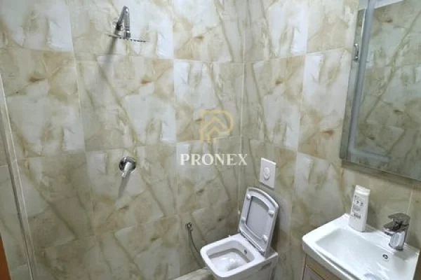 Ambjent Komercial me qira ne Durres