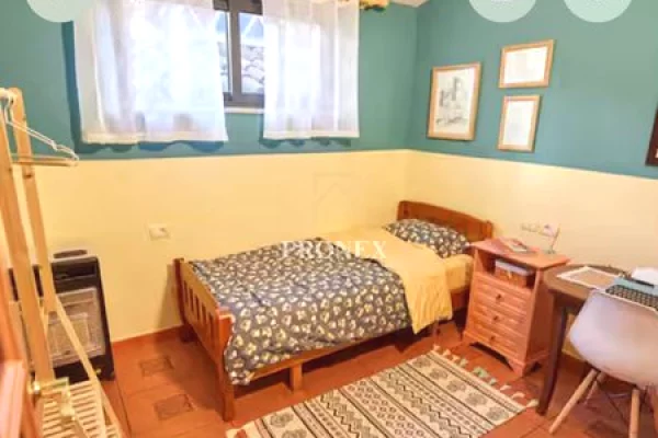 Shtepi me qera Apartament ne Tirane, 2+1, Mobilimi E mobiluar, Pagesa 75,000  Leke.