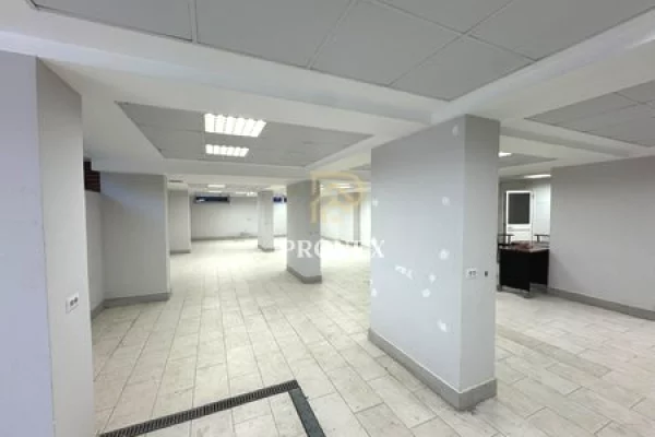Ambient biznesi me qera 3+1 ne Durres - 2,000 Euro