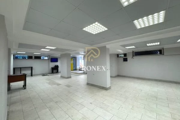 Ambjent Komercial me qera ne Durres
