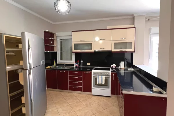 Shtepi me qera Apartament ne Tirane, 2+1, Mobilimi E mobiluar, Pagesa 50,000  Leke.