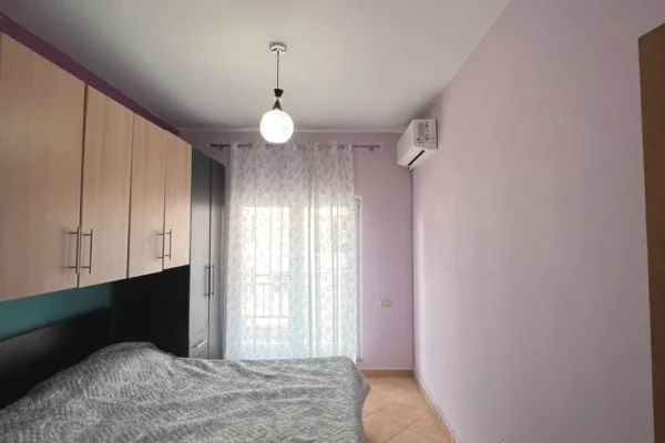 Shtepi me qera Apartament ne Tirane, 2+1, Mobilimi E mobiluar, Pagesa 50,000  Leke.