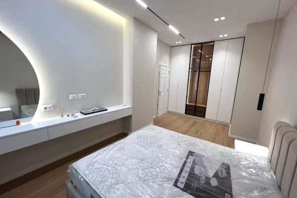 Shtepi me qera Apartament ne Tirane, 1+1, Mobilimi E mobiluar, Pagesa 1,000  Euro.