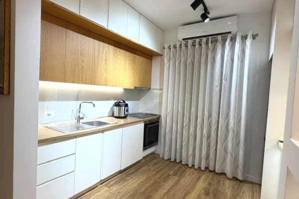 Shtepi me qera Apartament ne Tirane, 2+1, Mobilimi E mobiluar, Pagesa 60,000  Leke.